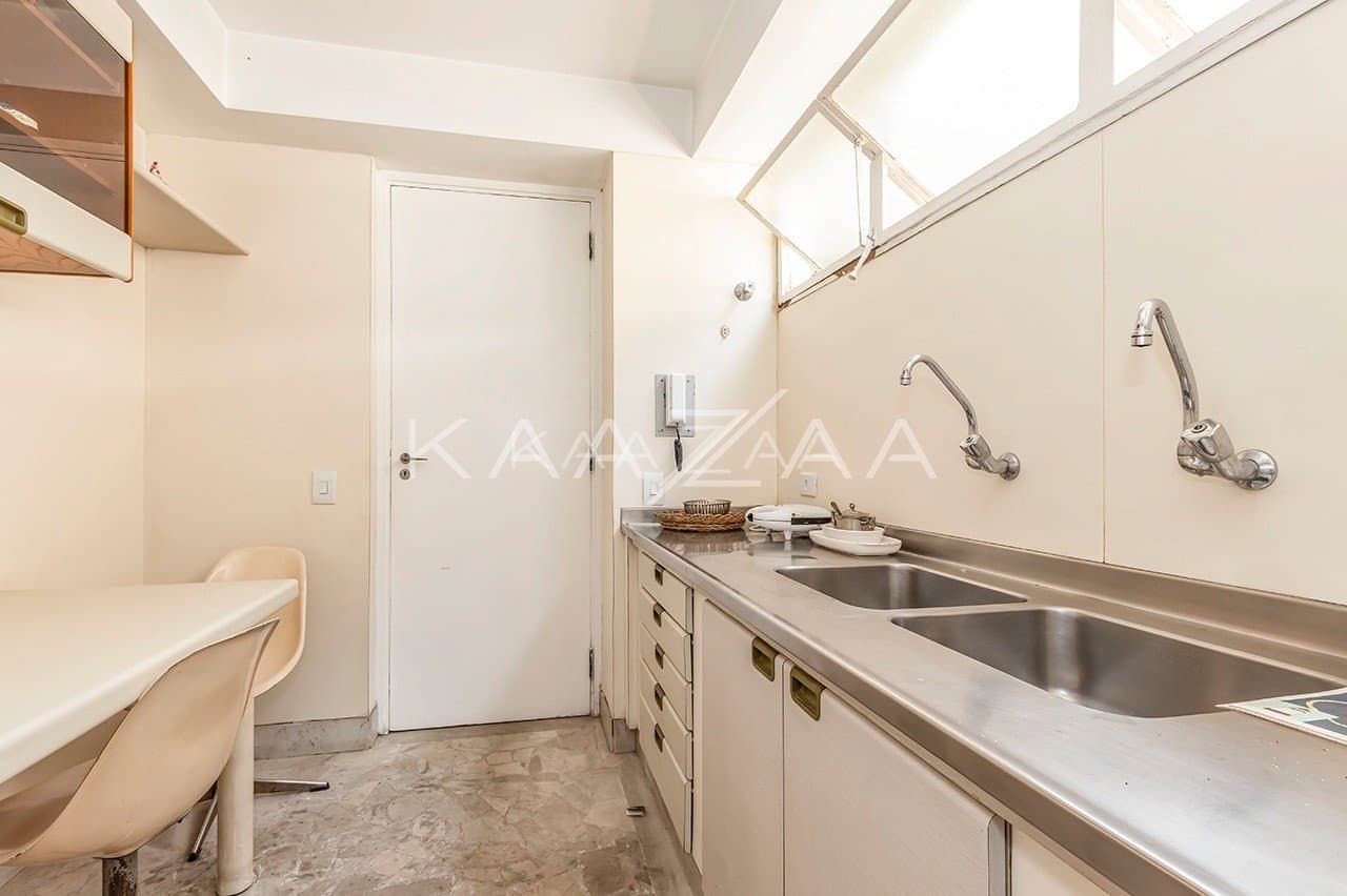 Jardim ensolarado, varanda gostosa e living espaçoso. Casa na Cidade Jardim. - Foto 17