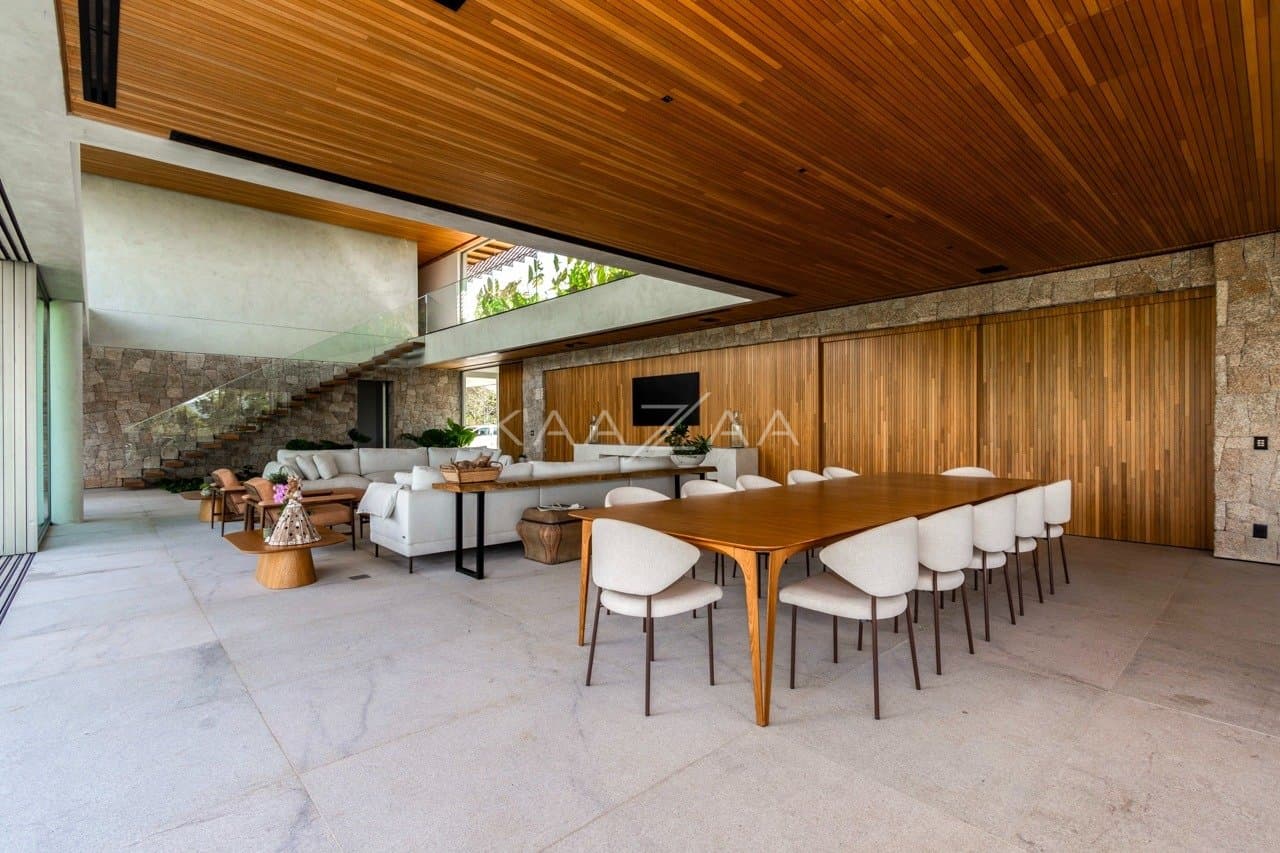 Casa contemporânea feita para interagir com a natureza ao redor. Projeto na Quinta da Baroneza. - Foto 31