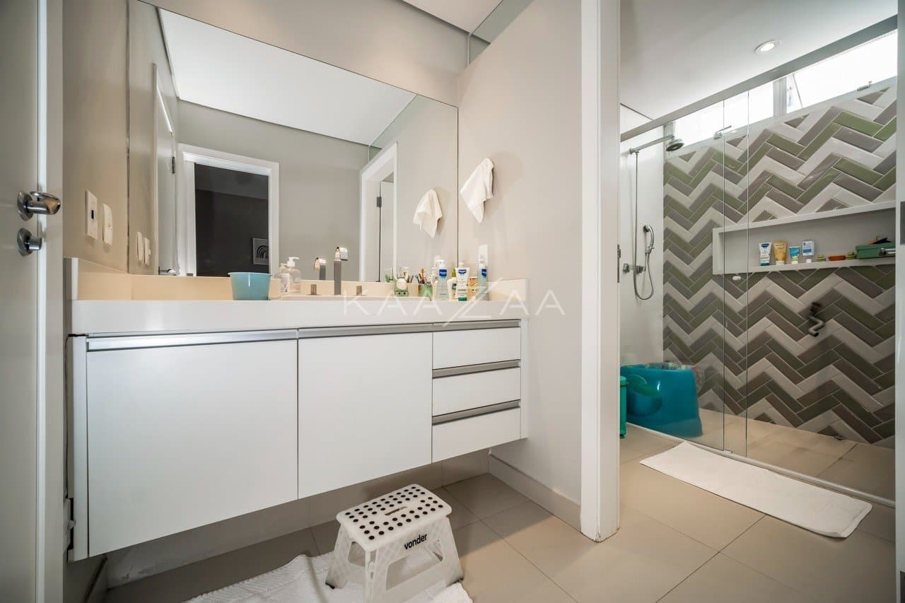 Um apartamento belíssimo no Itaim Bibi: reformado, com excelente infra-estrutura e acabamentos. - Foto 24