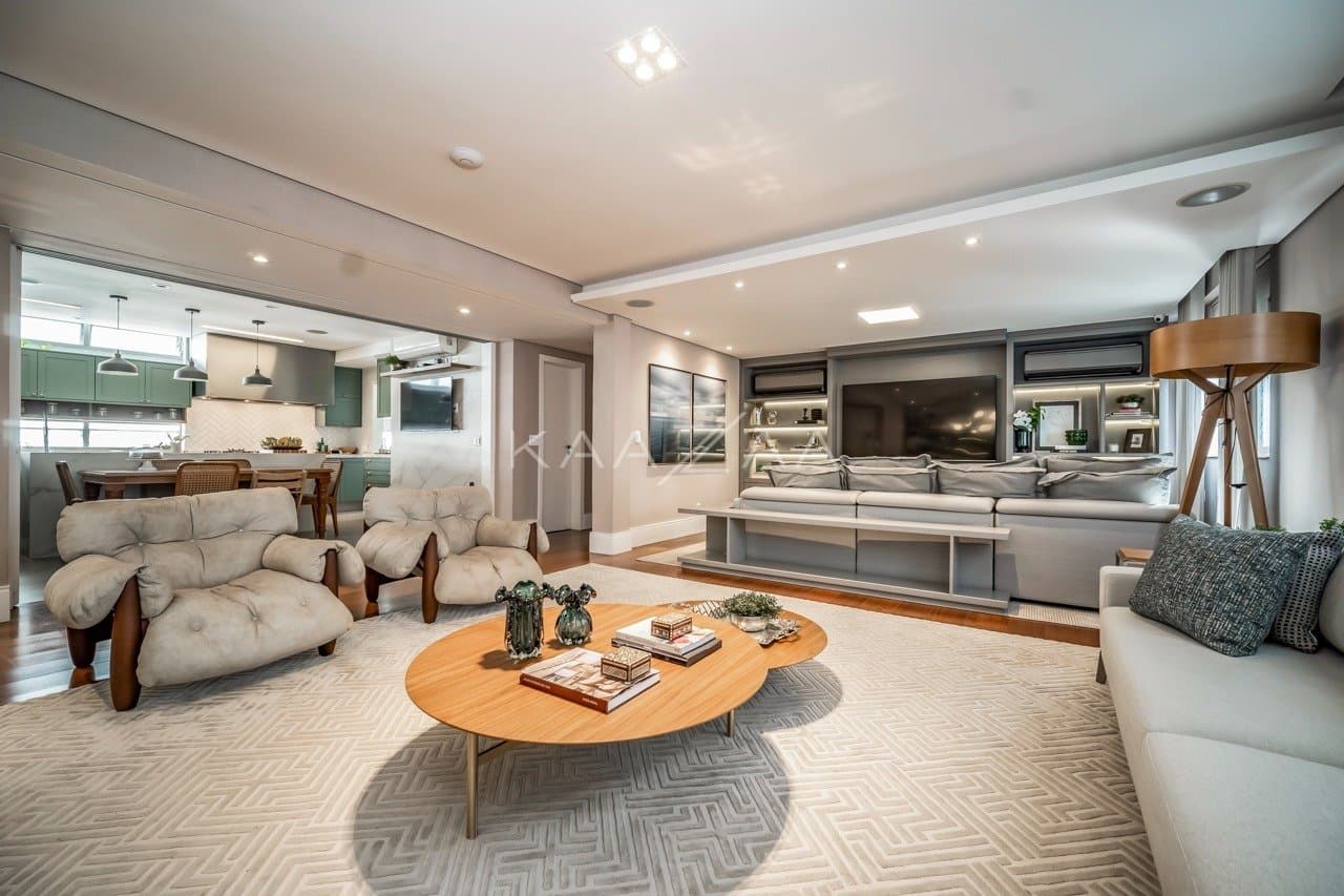Um apartamento belíssimo no Itaim Bibi: reformado, com excelente infra-estrutura e acabamentos. - Foto 1