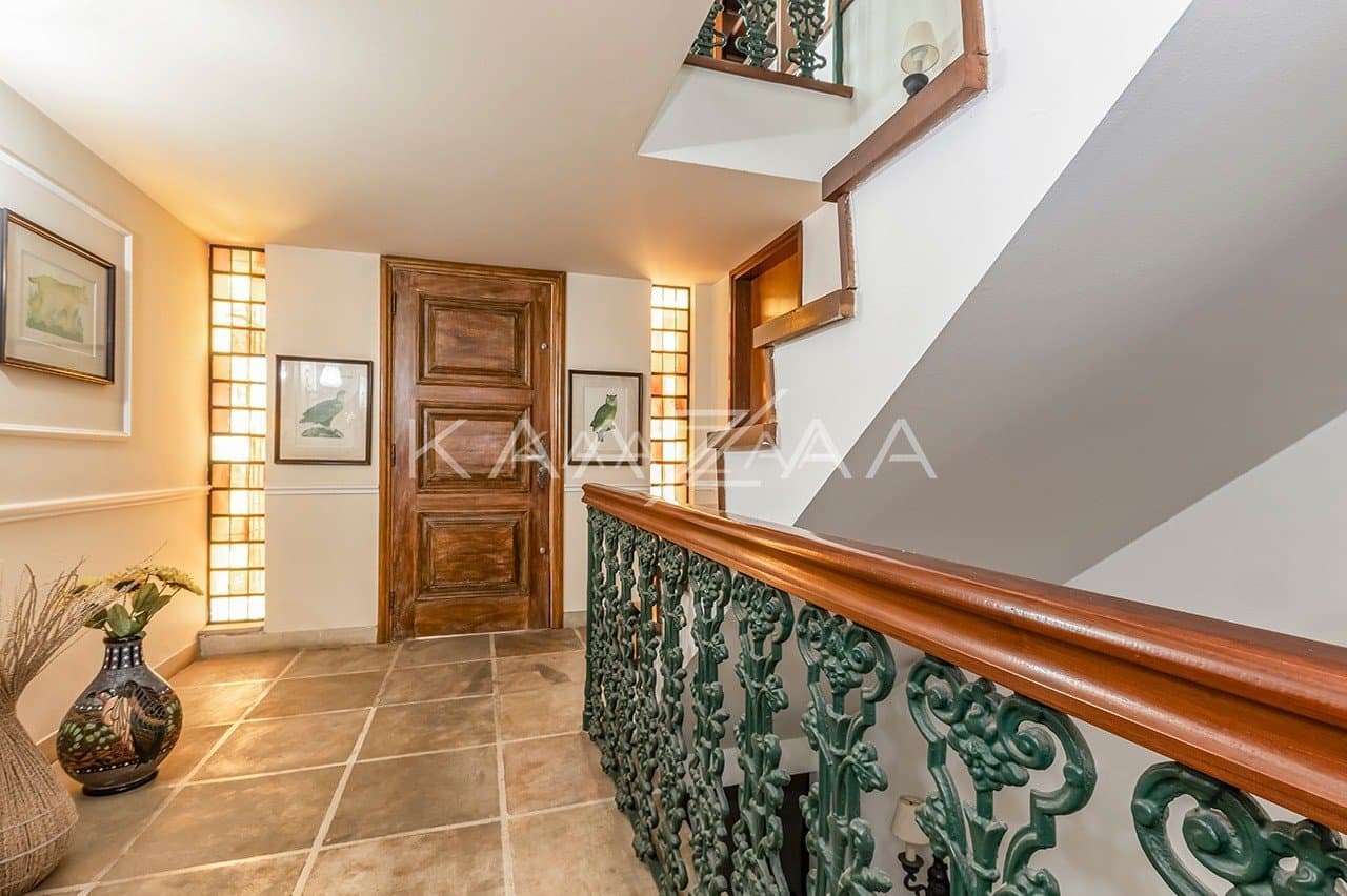 Jardim ensolarado, varanda gostosa e living espaçoso. Casa na Cidade Jardim. - Foto 15