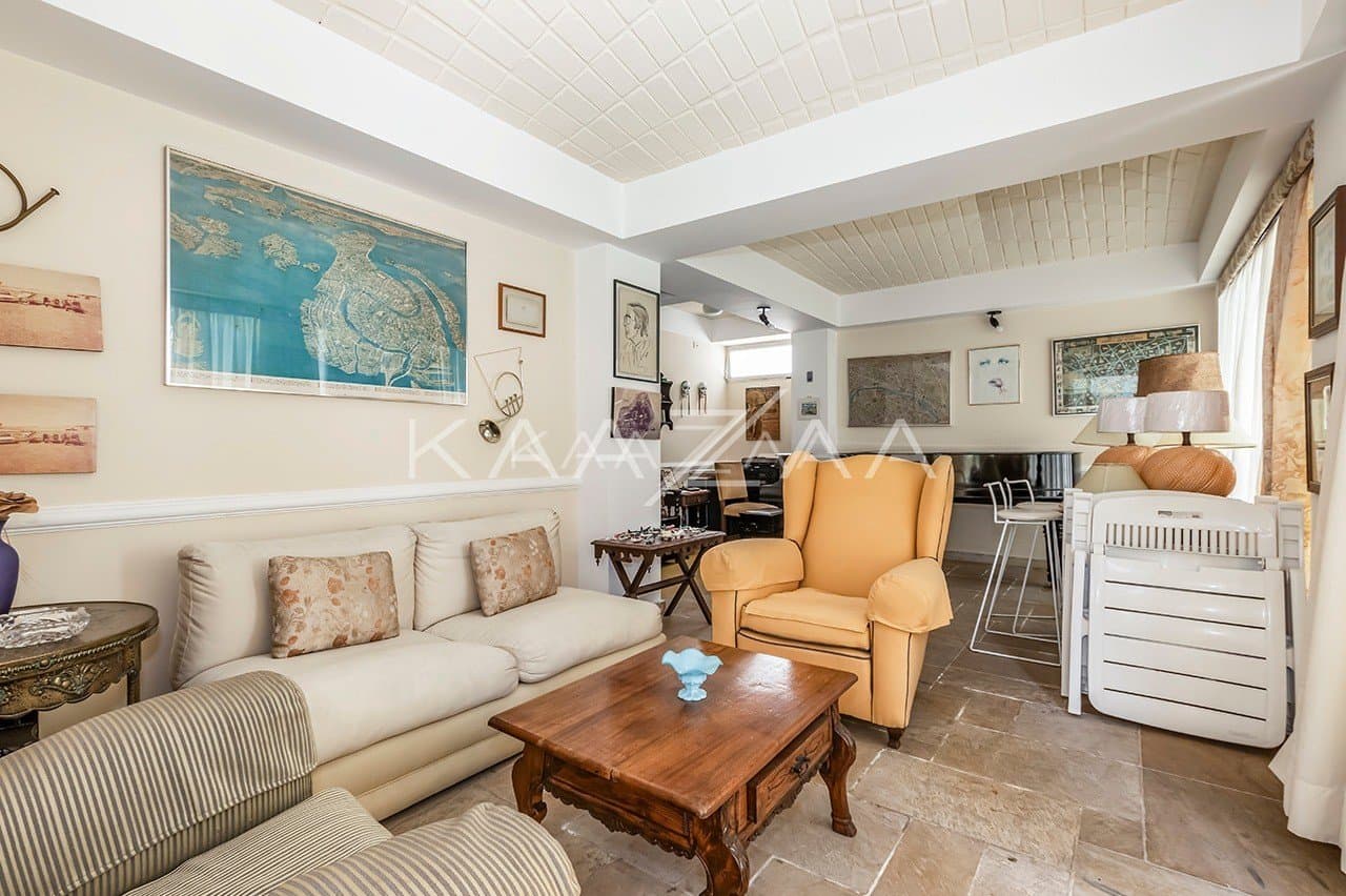 Jardim ensolarado, varanda gostosa e living espaçoso. Casa na Cidade Jardim. - Foto 18