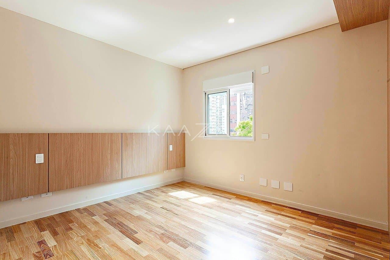 Cores suaves e muita elegância neste Apartamento Duplex no Itaim Bibi. - Foto 14