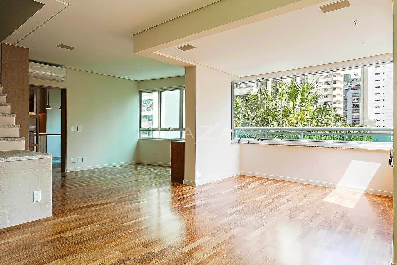 Cores suaves e muita elegância neste Apartamento Duplex no Itaim Bibi. - Foto 1