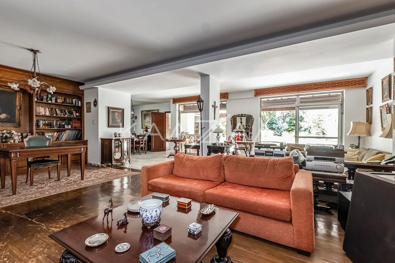 Acesso rápido ao Jardins, Itaim e Pinheiros. Casa em excelente localização no Jardim Europa. - Foto 2