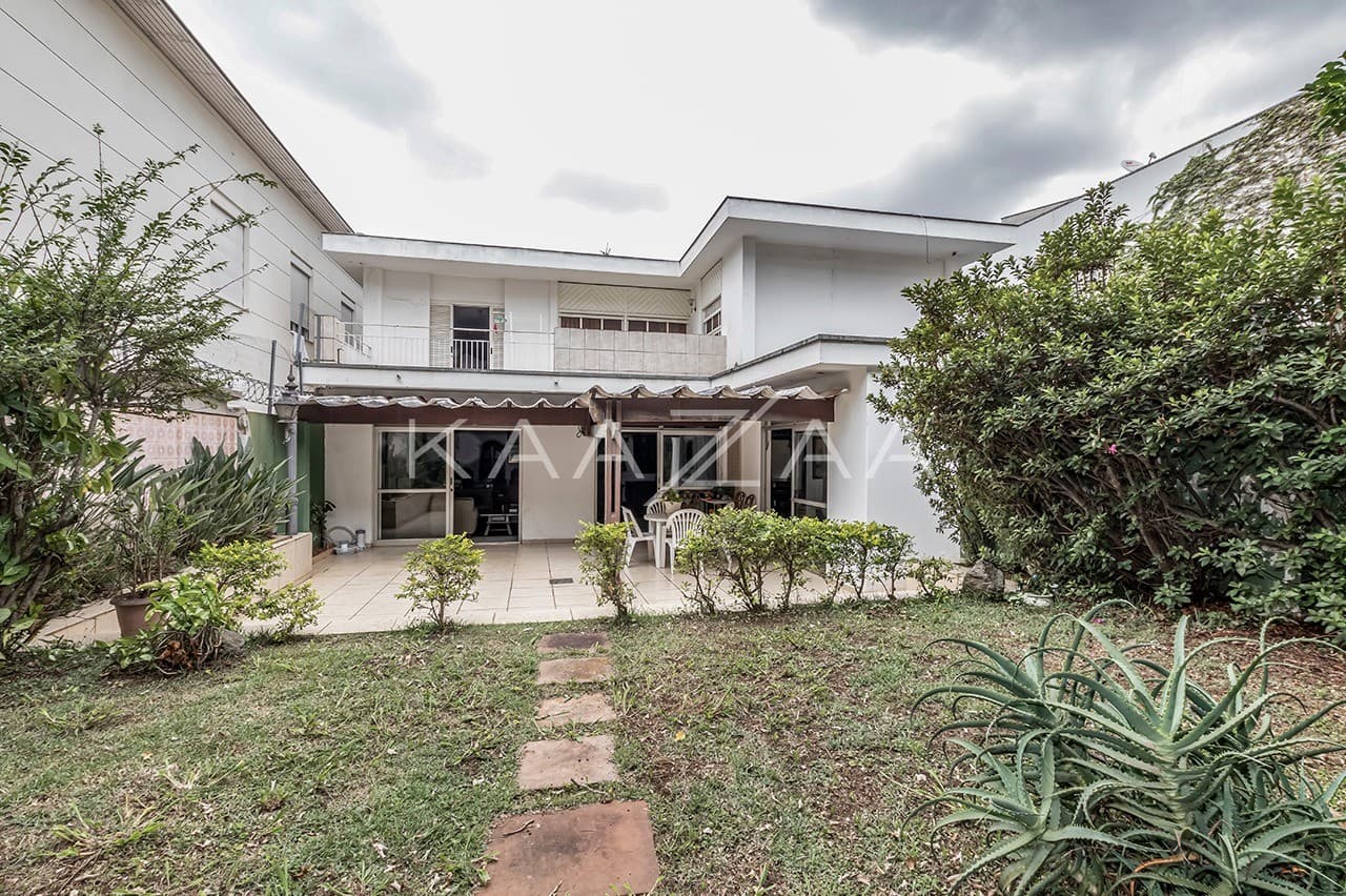Acesso rápido ao Jardins, Itaim e Pinheiros. Casa em excelente localização no Jardim Europa. - Foto 1